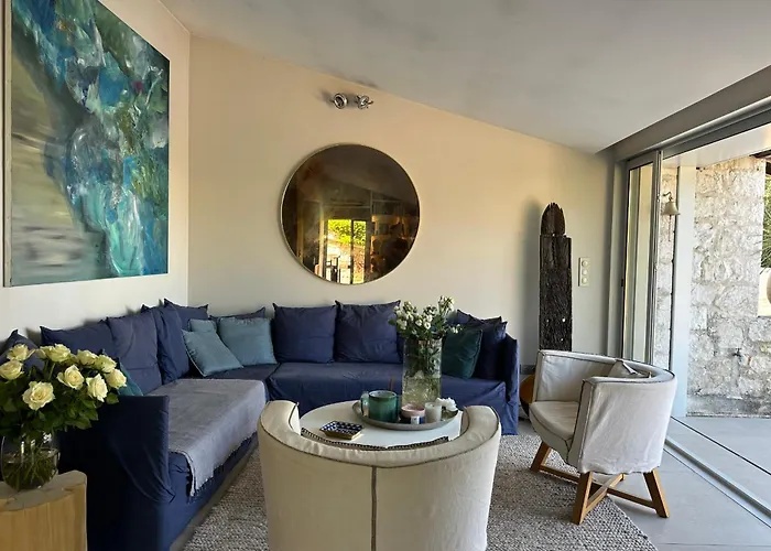 - For Rent - 2179 Cannes